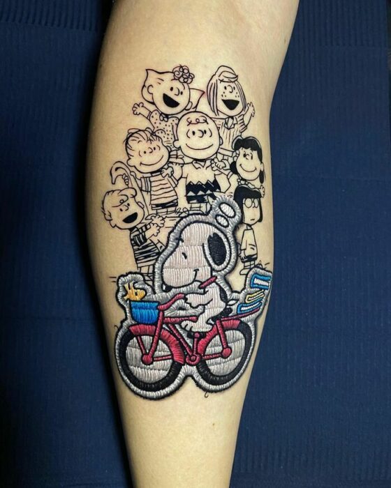 tatuaje bordado snoopy