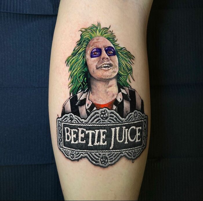 tatuaje bordado de beetle juice