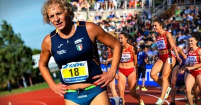 Atleta trans rompe récord nacional femenil y rivales se indignan