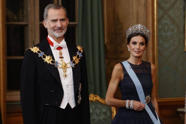 King Felipe VI and Queen Letizia of Spain in an act of State wear their royal insignia