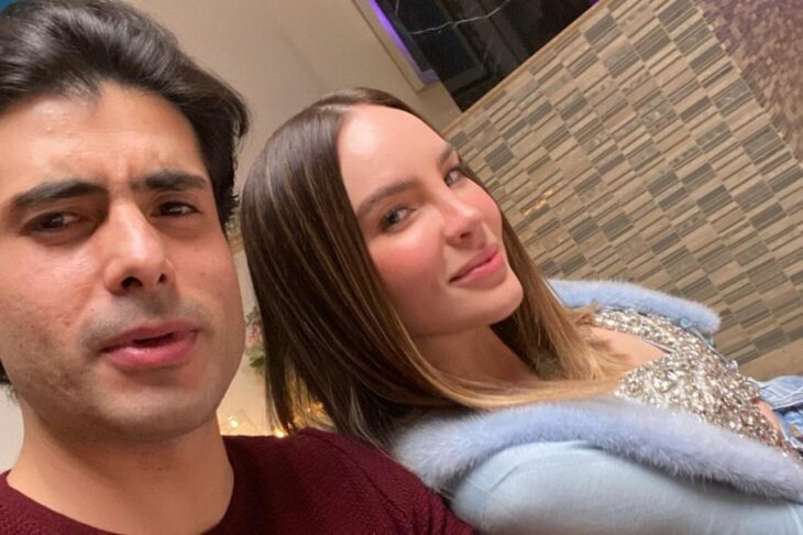 Selfie en la que aparecen José Ángel Bichir junto a Belinda 