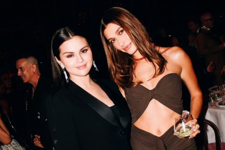 Selena Gómez y Hailey Bieber juntas en un evento