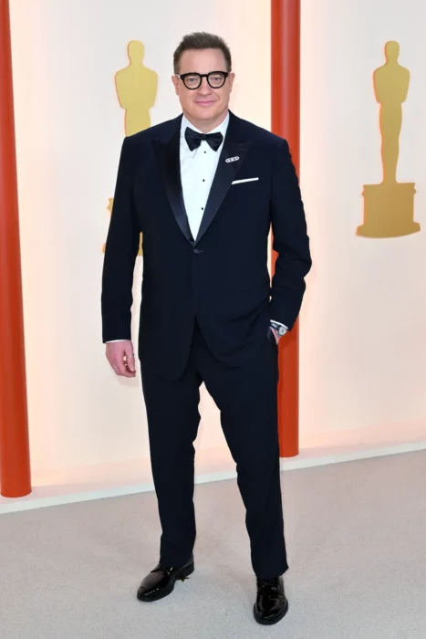 Brendan Fraser mejores looks de la alfombra roja en los premios Oscar 2023