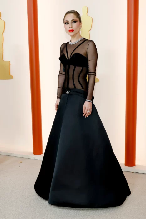 Lady Gaga mejores looks de la alfombra roja en los premios Oscar 2023