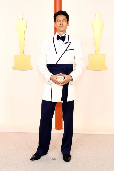 Harry Shum Jr. mejores looks de la alfombra roja en los premios Oscar 2023