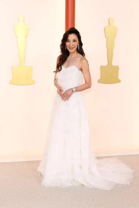 Michelle Yeoh mejores looks de la alfombra roja en los premios Oscar 2023
