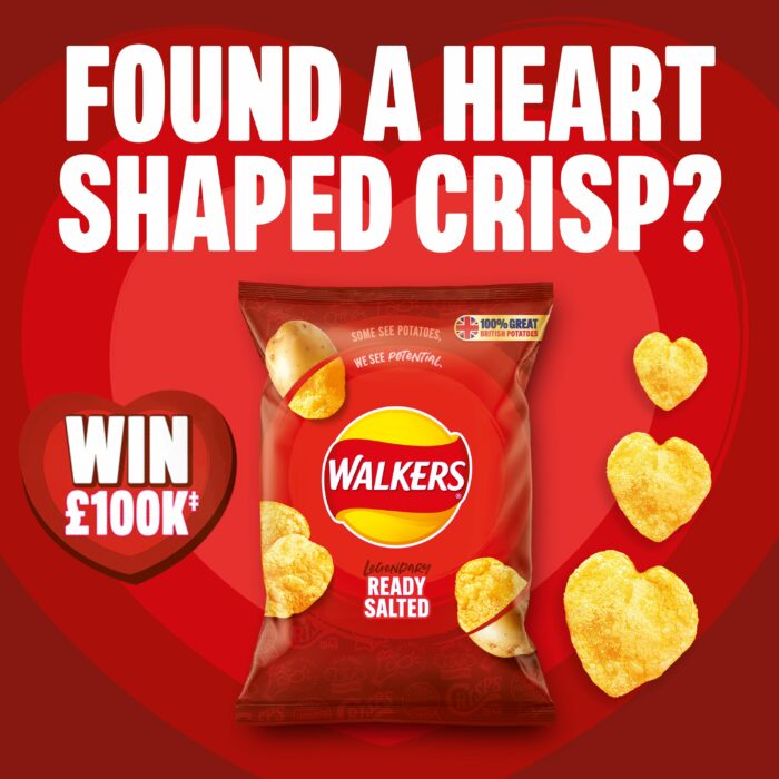 imagen publicitaria de la marca de papas fritas Walkers que tienen una en forma de corazón 