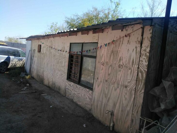 Fotografía de una casa de madera puesta en venta por una mujer en Nuevo Laredo 