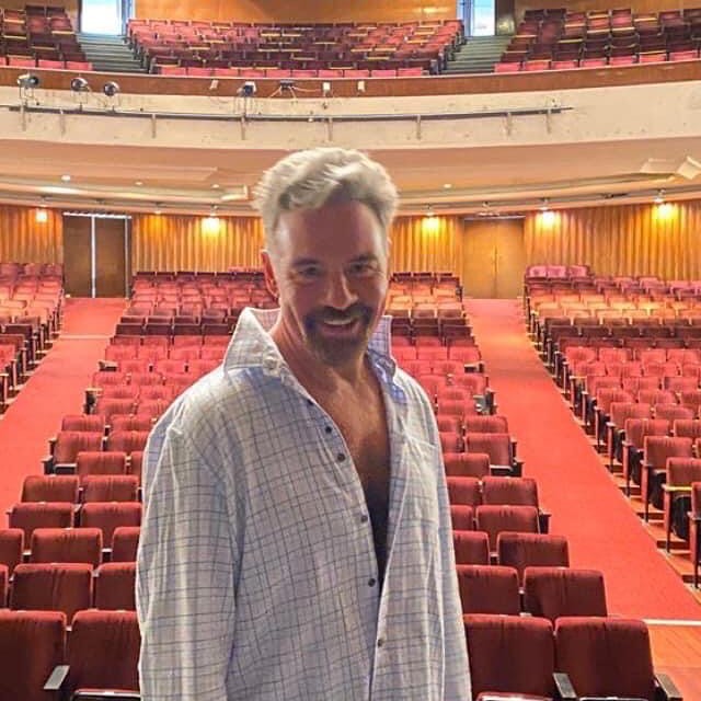 Ari Telch en el teatro