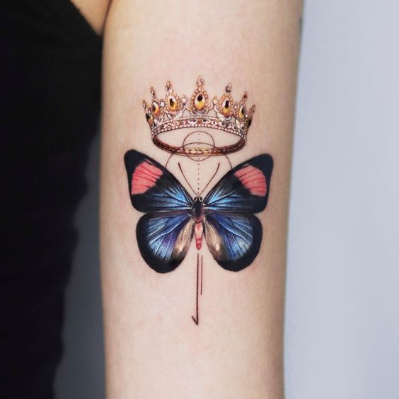 Mariposa con llave y corona 