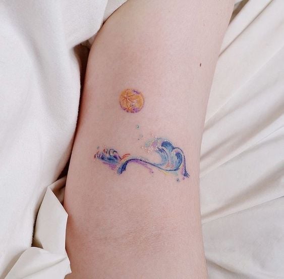tatuajes de girly de ola de mar