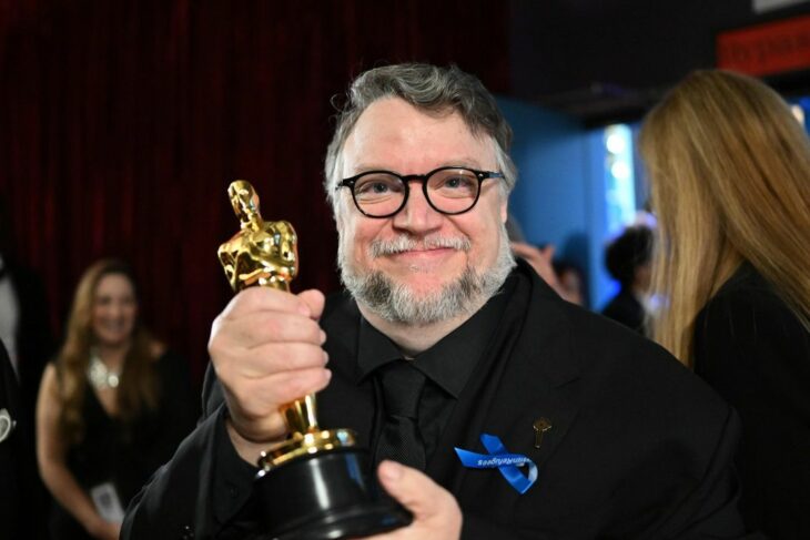 Guillermo del Toro with academy statuette