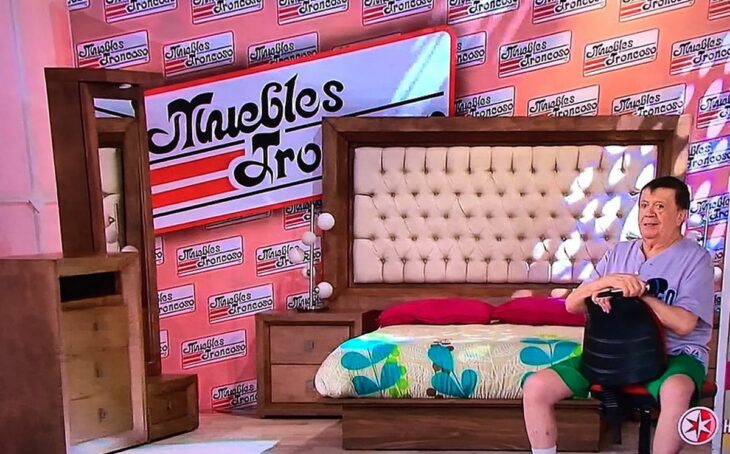 muebles troncoso en familia con chabelo