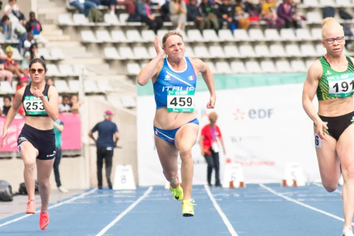 Valentina Petrillo en competencia de atletismo