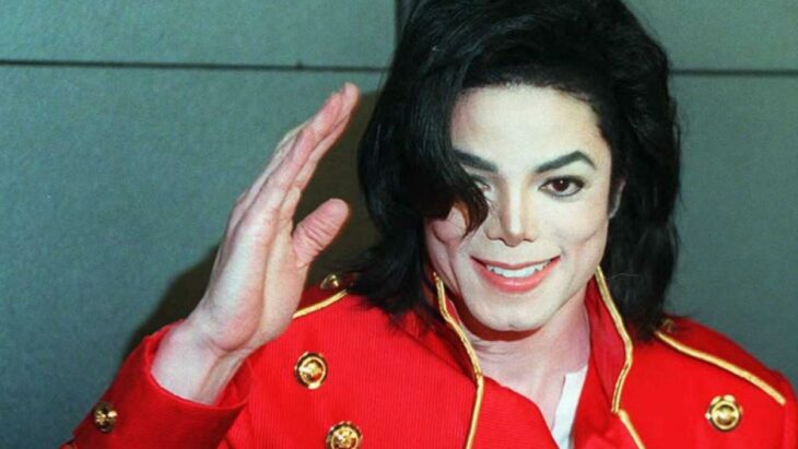 Michael jackson with red jacket