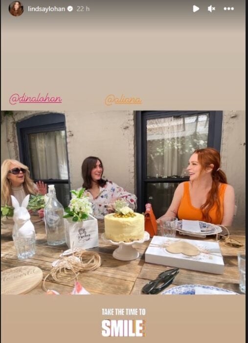 captura de historia de Lindsay Lohan con su familia reunida