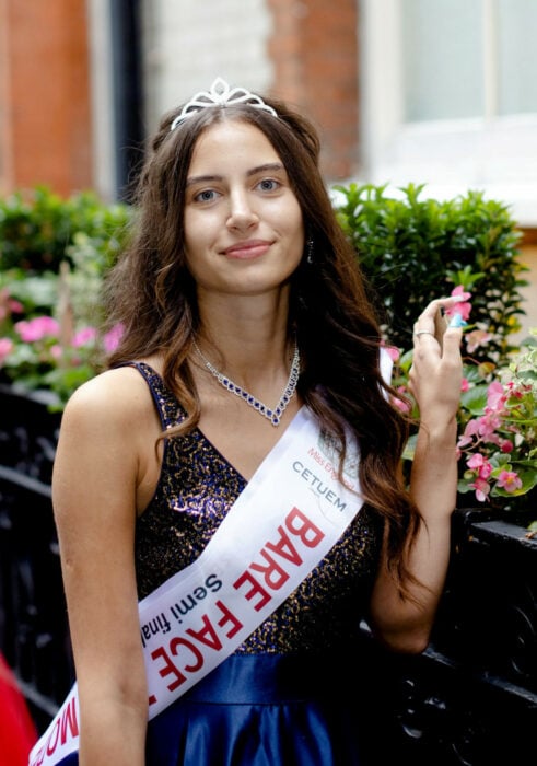 Melisa Raouf ganadora de Miss Inglaterra Bare Face 2022