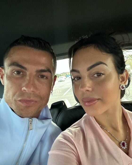 Foto selfie que muestra a Cristiano Ronaldo junto a su esposa Georgina Rodríguez 