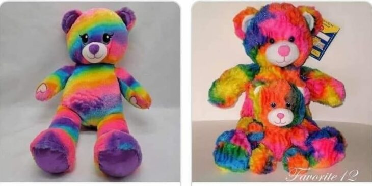 imagen comparativa de dos peluches de color arcoiris 