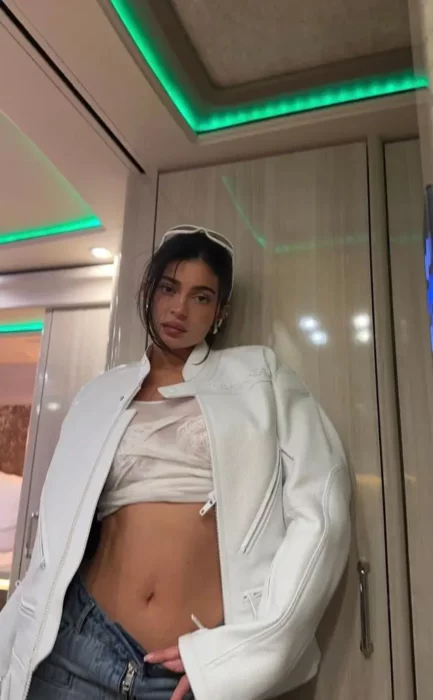 Kylie Jenner  ;Outfits que causaron sensación en Coachella 2023