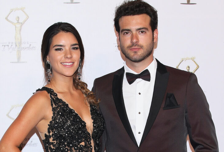 Pablo Lyle y Ana Araujo en la alfombra roja de algún evento televisivo