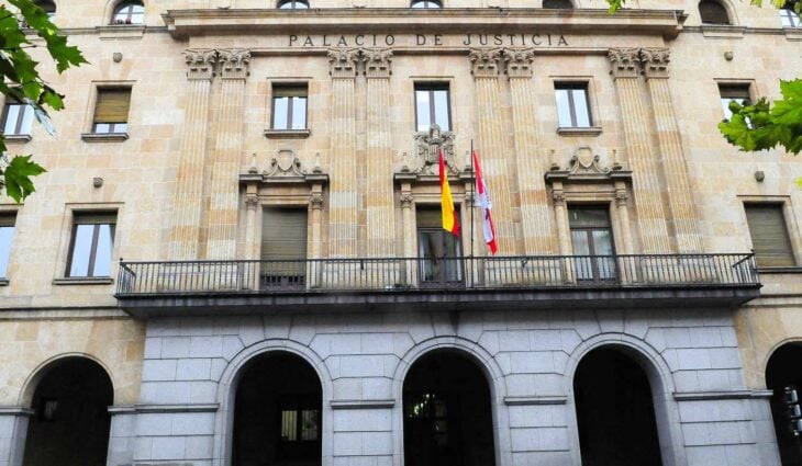 imagen exterior del Palacio de Justicia de Salamanca situado en la comunidad autónoma de Castilla y León