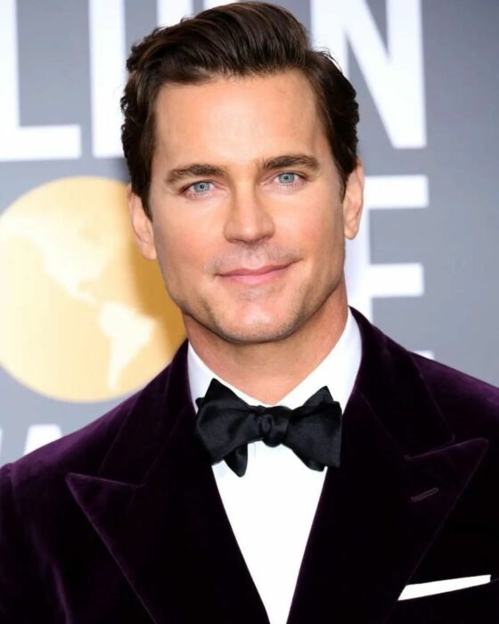 Matt Bomer de traje en los golden globe