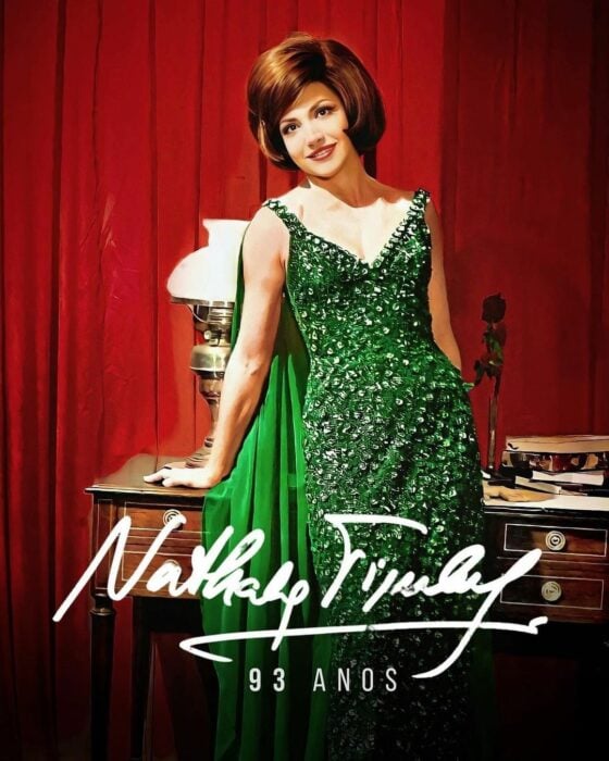 Nathalia timberg con vestido verde en imagen conmemorativa