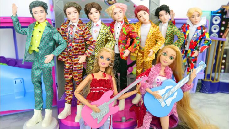 imagen con muñecos de Barbie de la agrupación K-Pop BTS 