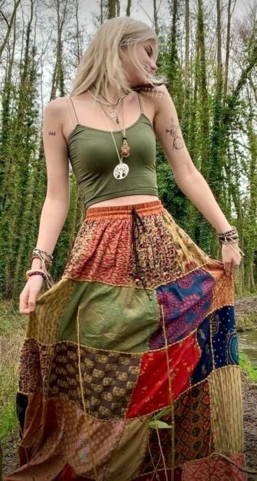 Outfits con faldas largas estilo hippie
