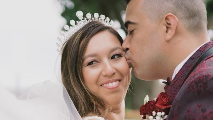 Teresa Lazo y su esposo el día de su boda 