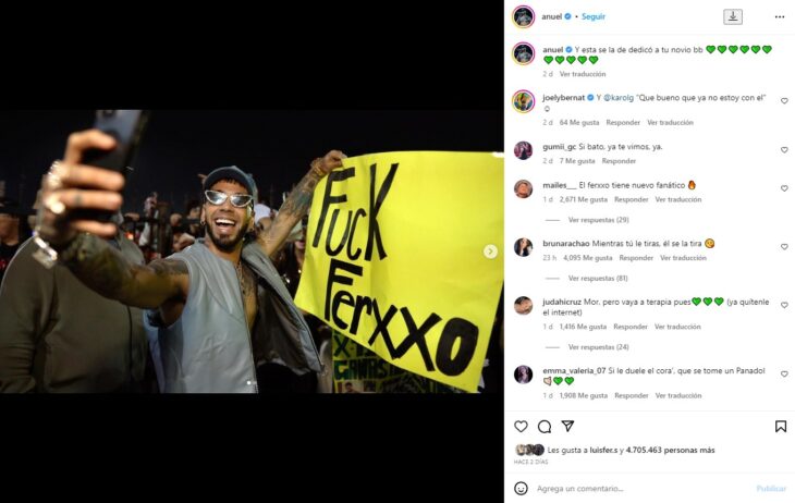 captura de pantalla de una publicación de Anuel AA con cartel ofendiendo a Ferxxo 