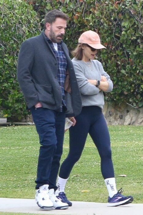 Ben Affleck caminando junto a su exesposa Jennifer Garner 