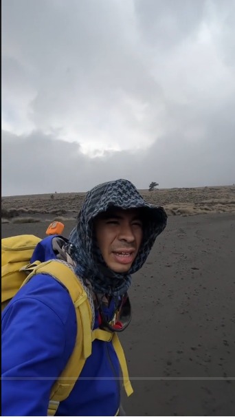 joven sube al ombligo del popocatepetl 