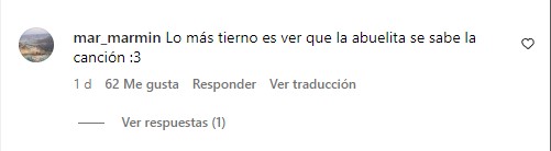 captura de pantalla de un comentario del video de Carlos rivera cantándole a su abuelita 