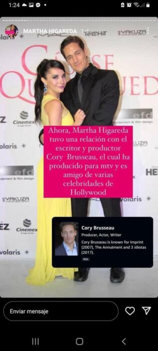 martha higareda con un productor y escritor 