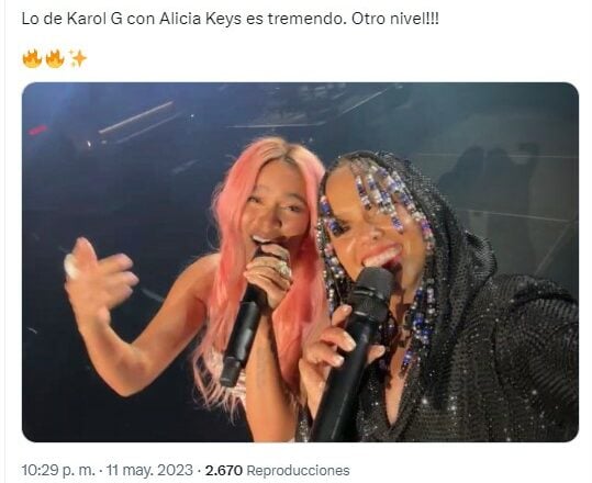 captura de pantalla de una publicación de la selfie de Karol G y Alicia Keys en su concierto en Bogotá, Colombia