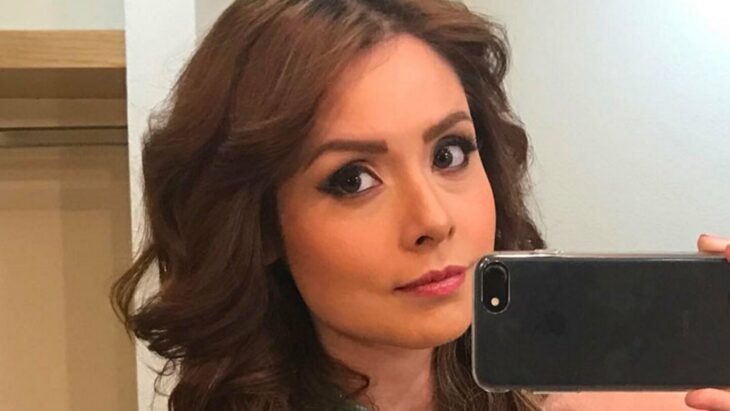 MaryFer Centeno en una selfie frente al espejo