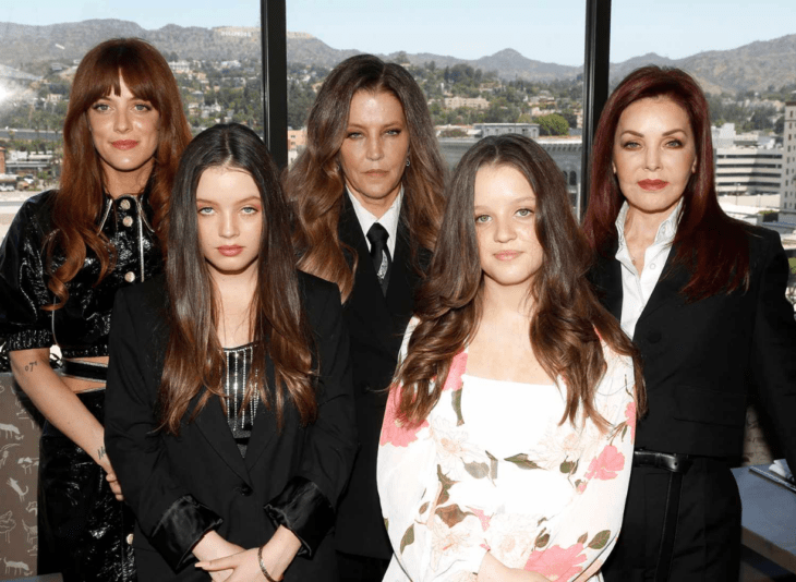 Lisa Marie y Priscilla Presley junto a las tres nietas de Elvis Presley