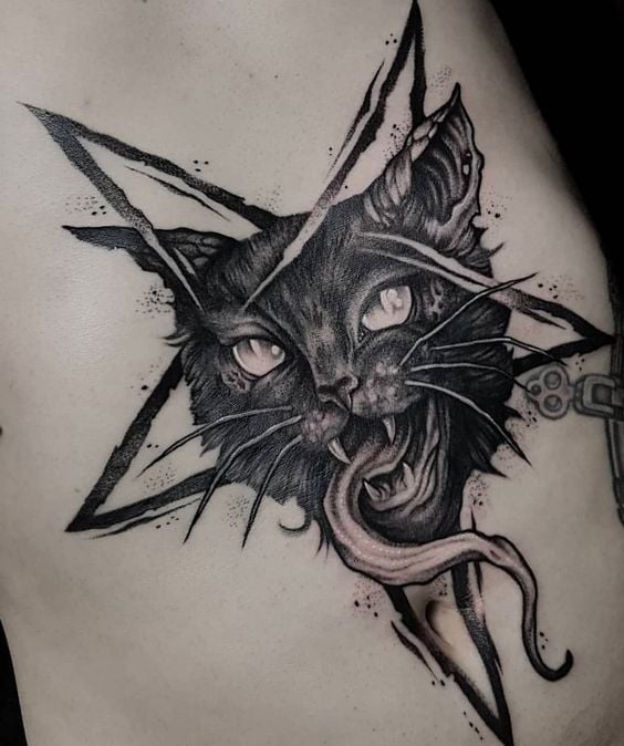 Tatuaje gato bruja