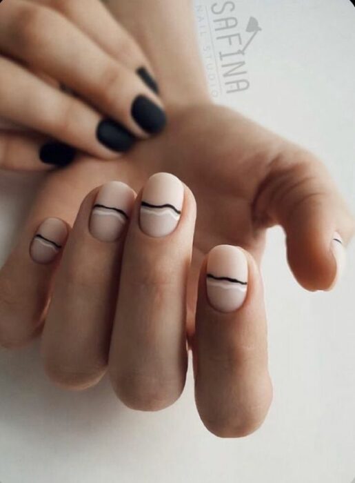 nail design with irregular lines 