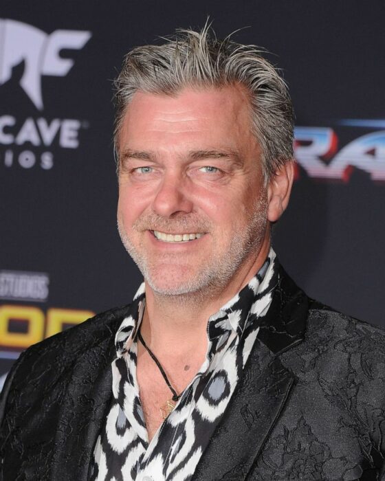 Ray Stevenson en la premier de Thor Ragnarok