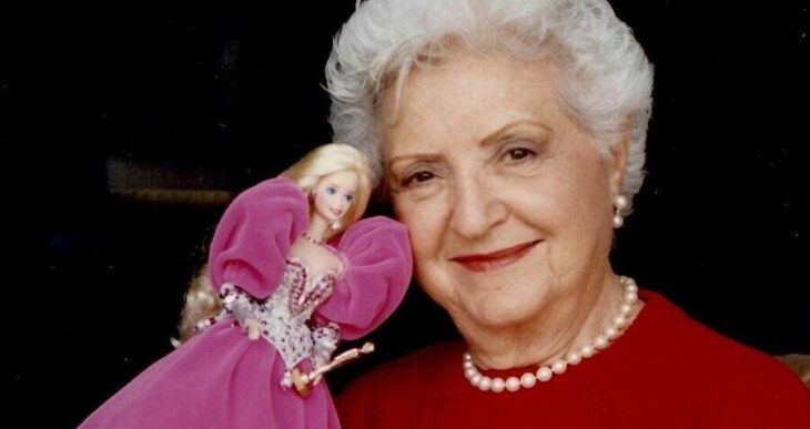 Ruth Handler con Barbie 