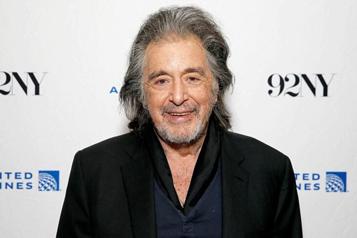 Fotografía de Al Pacino posando en una alfombra roja 