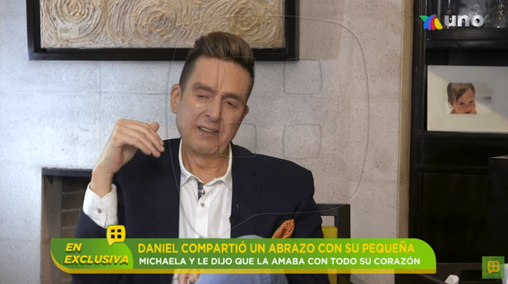 el conductor Daniel Bisogno llora en entrevista al hablar de su reciente enfermedad