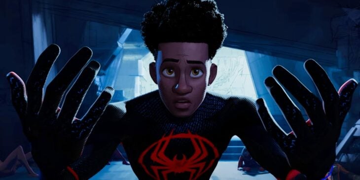 Imagen del Spiderman de Miles Morales en la cinta Spider-Man: Across the Spider-Verse 