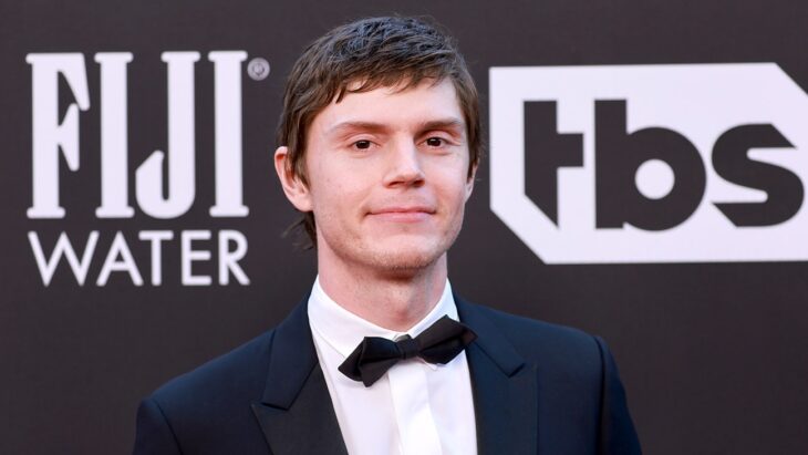 Evan Peters 