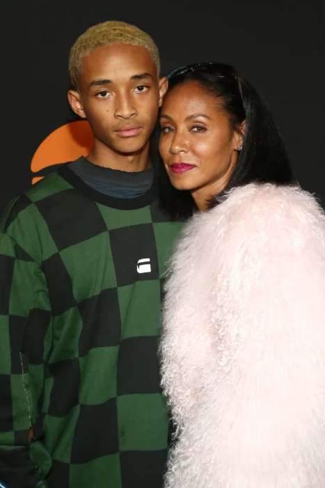 Jada Pinkett y Jaden Smith durante una alfombra roja 