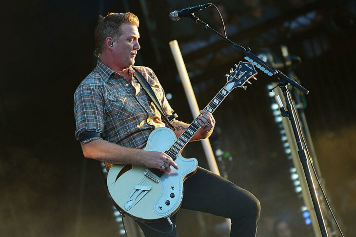 Josh Homme de Queens Of The Stone Age tiene cáncer de pulmón