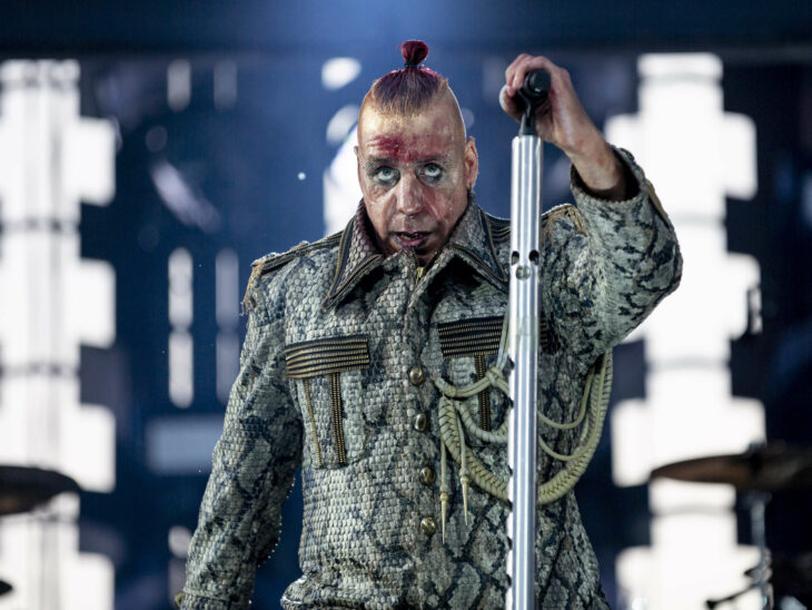 Till Lindemann en un concierto de Rammstein 